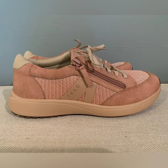 TRAQ by Alegria Womens Eazee (5602) Zipper Lace Sneaker- Adobe size 39 - Picture 4 of 10